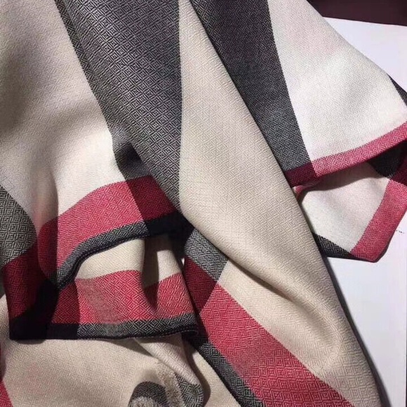 Burberry Scarf - Picture 7 of 9